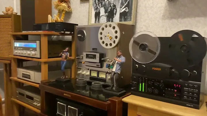Студийный катушечный магнитофон Fostex model 20